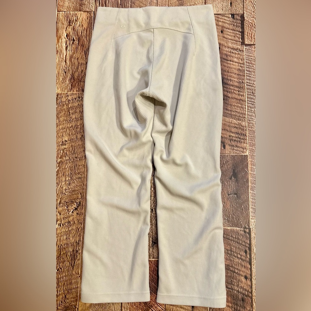 Lululemon Ribbed Softstream Zip-Leg High Rise Crop Pants In Bone, Size 8 - Picture 6 of 16